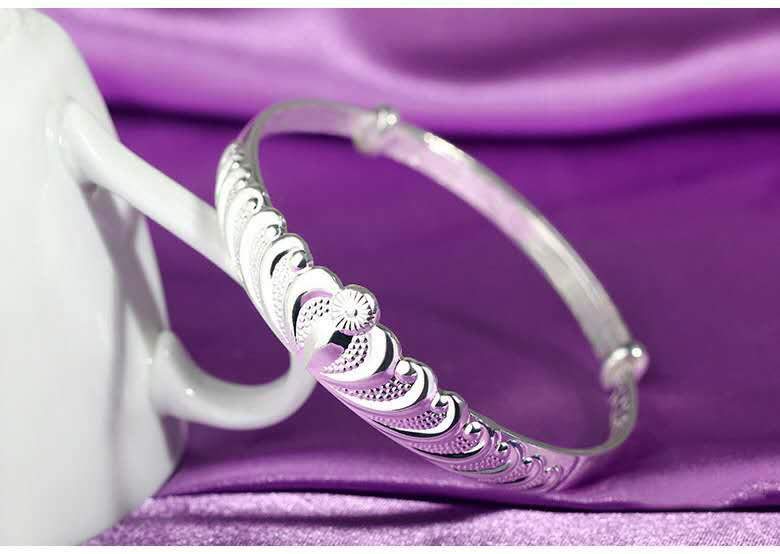 Regal Crown Open Bangle