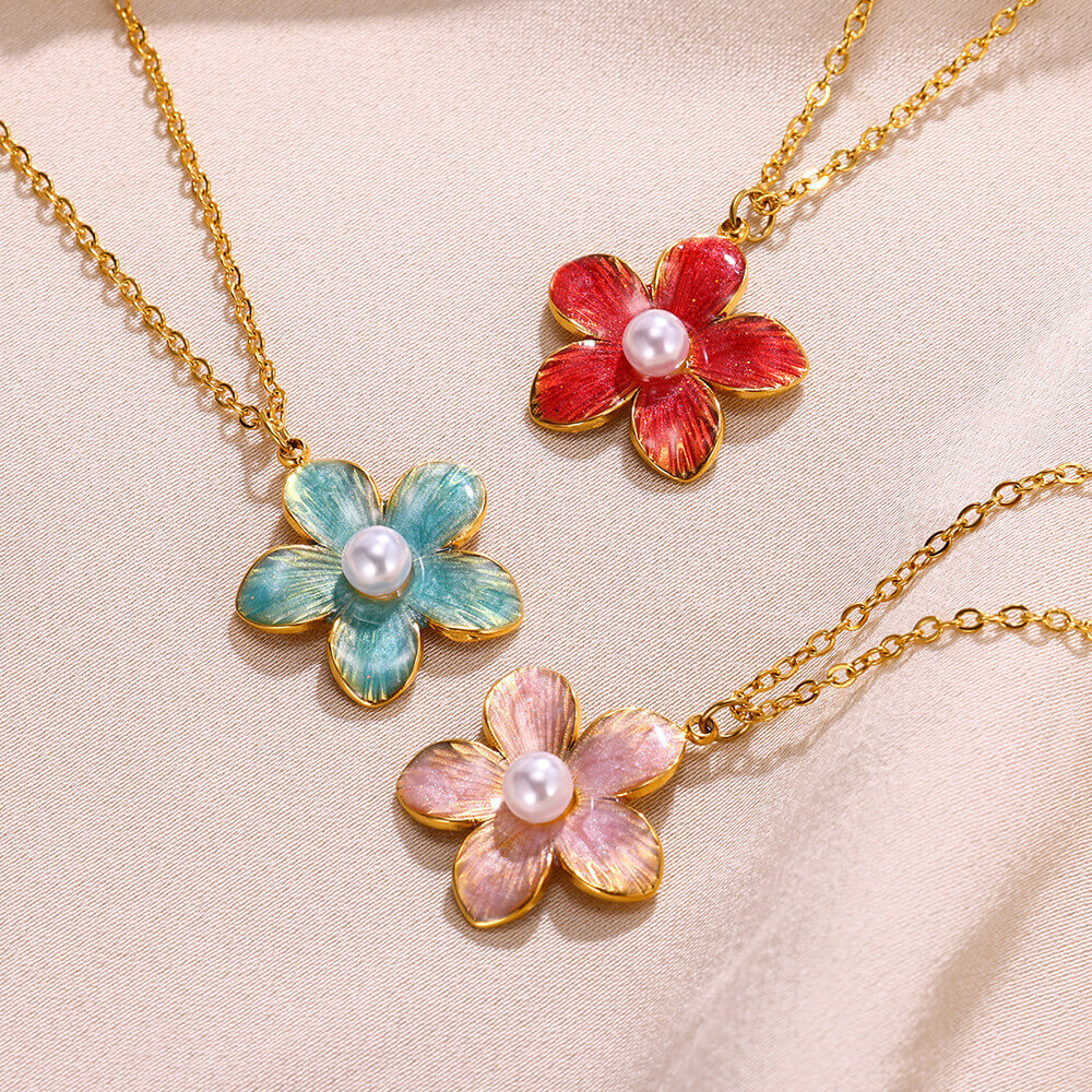 Graceful Bloom Pearl Necklace