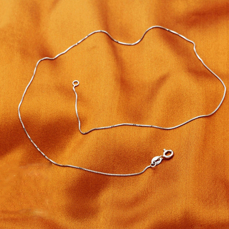 Pure Silhouette Cat Pendant