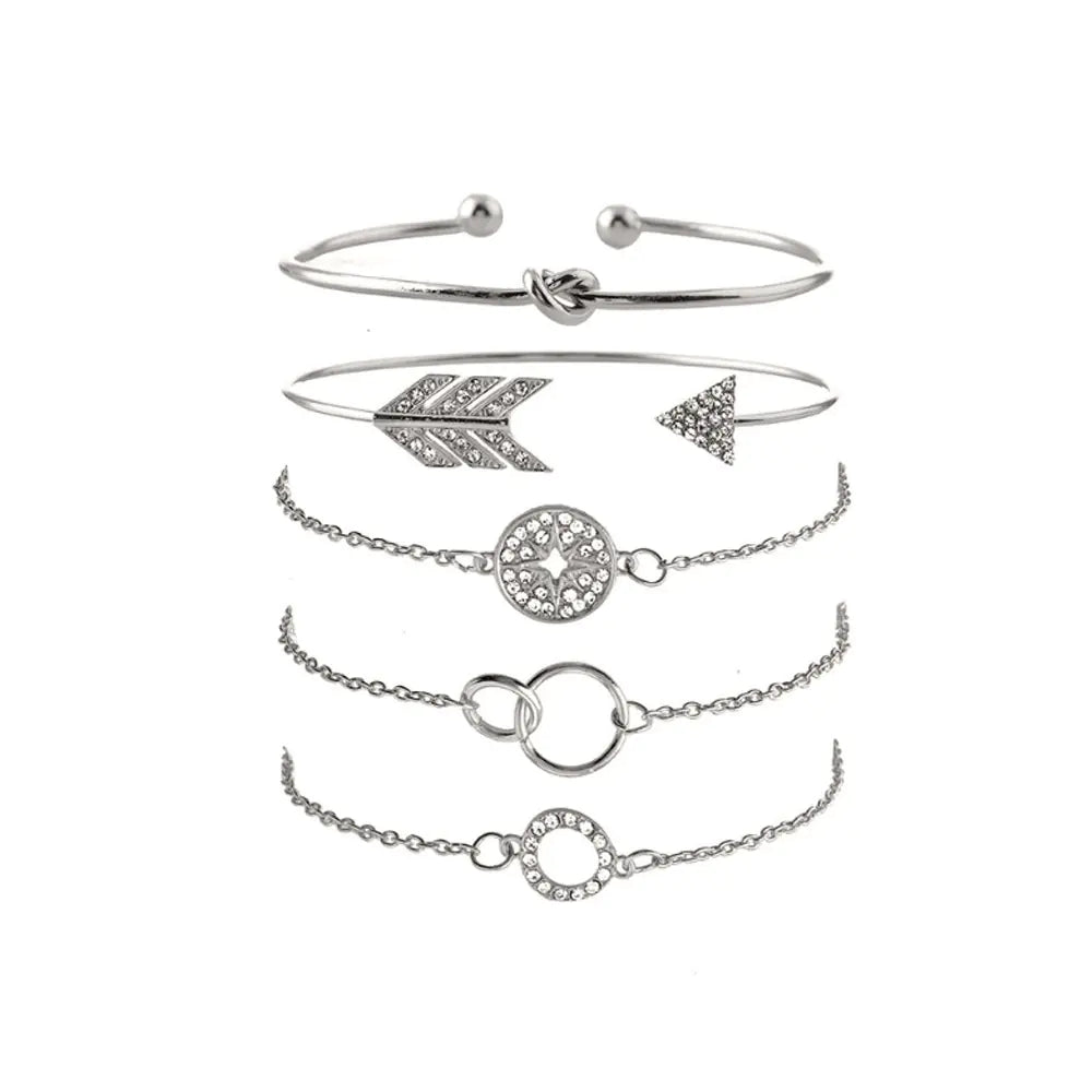 Star Love Knot Bracelet — Elegant Gold Chain Design