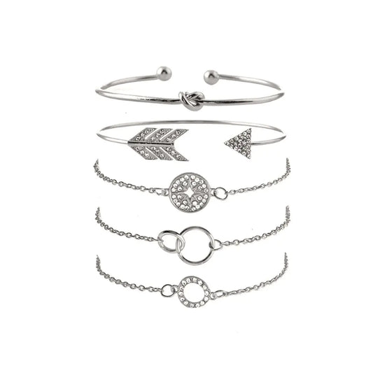 Star Love Knot Bracelet — Elegant Gold Chain Design