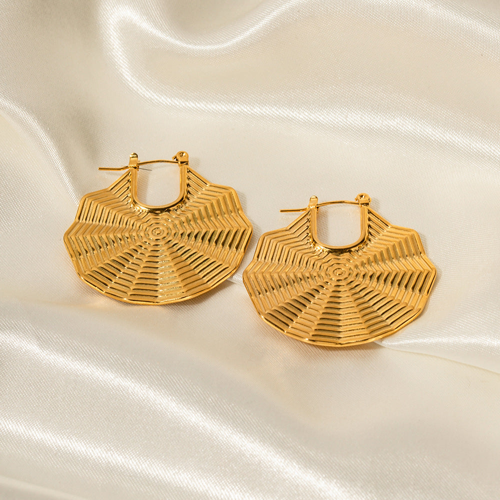 Golden Web Lattice Hoops