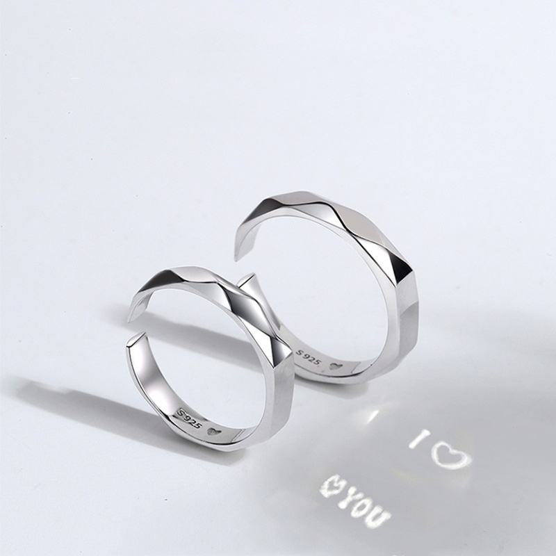 Couple Rings with Hidden Light Projection