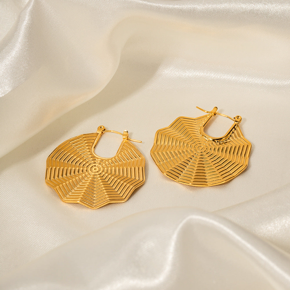 Golden Web Lattice Hoops
